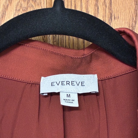 Evereve Rust Satin Button Down Blouse Size M - Picture 3 of 4